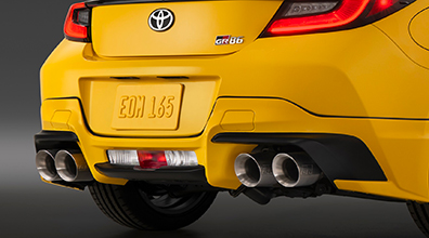 Punta de escape cuádruple